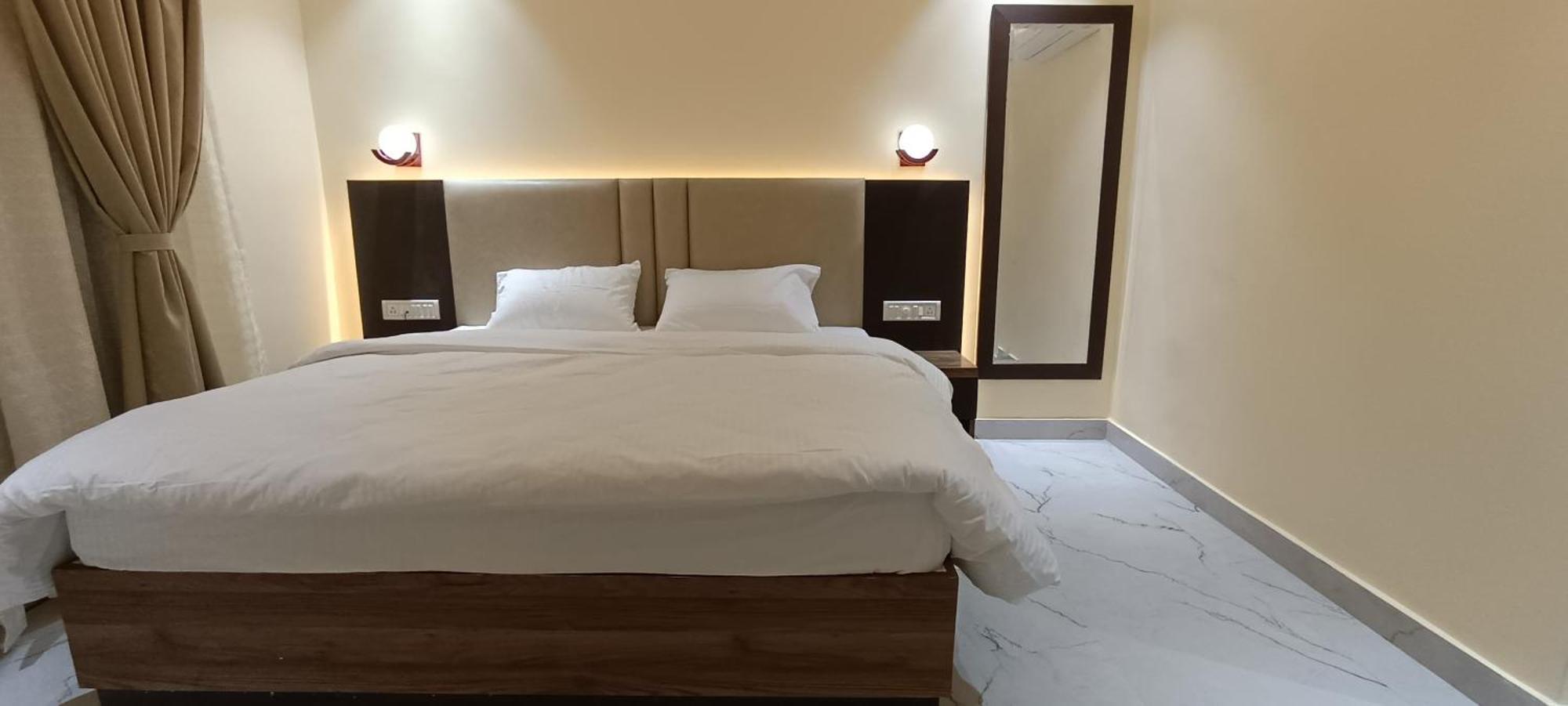 The Banaras Hotel — Photos 2